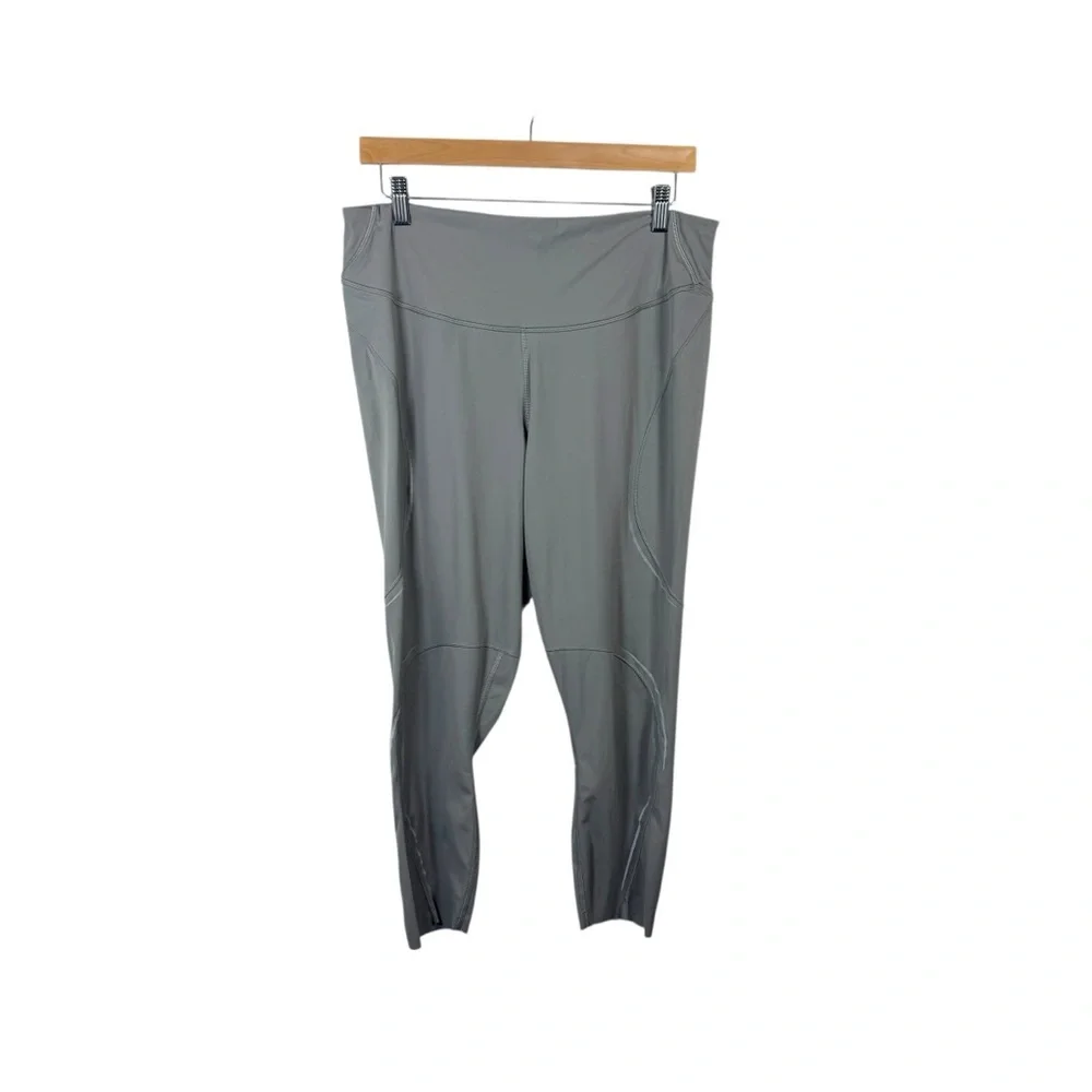 Lululemon Women’s Base Pace High-Rise Reflective Crop 23